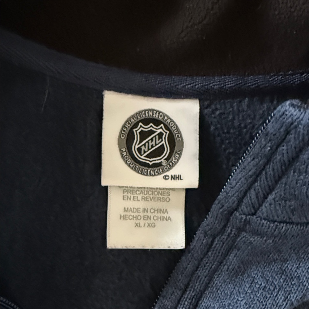 Men’s NHL Blue and Black Lightweight Jacket - Picture 2 of 6